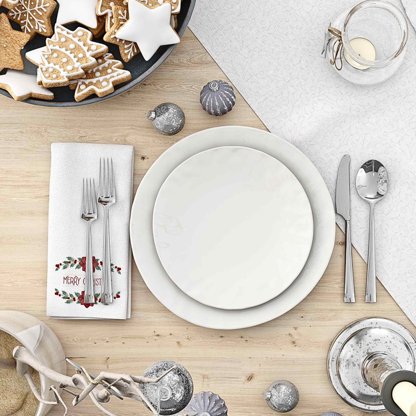 Christmas Poinsettia Cloth Napkin Set of 4 - ZumBuys