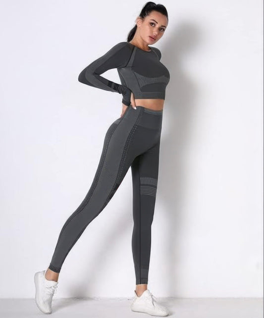 Seamless Long Sleeve Solid Yoga Set - ZumBuys