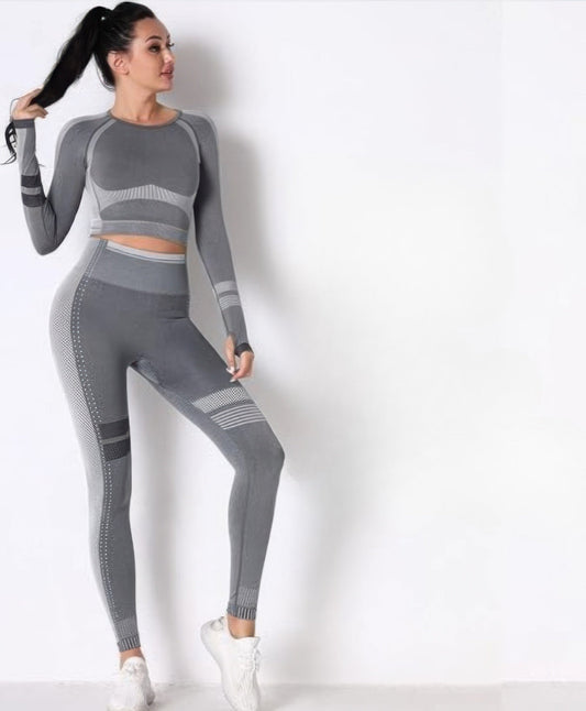 Seamless Long Sleeve Solid Yoga Set - ZumBuys